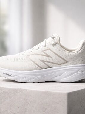 Pre-owned New Balance Fresh Foam X 1080 V14 Women size 7.5 White running shoes.